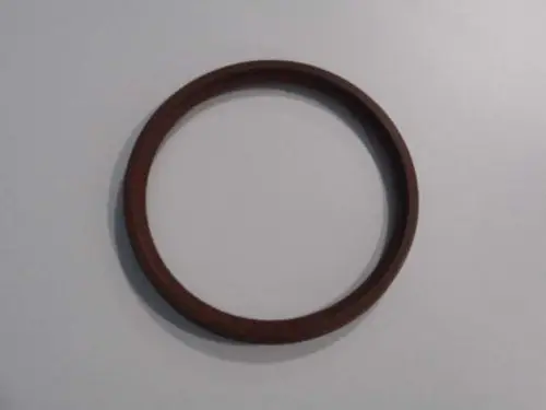Braune, ringförmige Dichtung auf hellem Untergrund, geeignet für Anwendungen wie Heizungen. Hersteller ist Remeha.